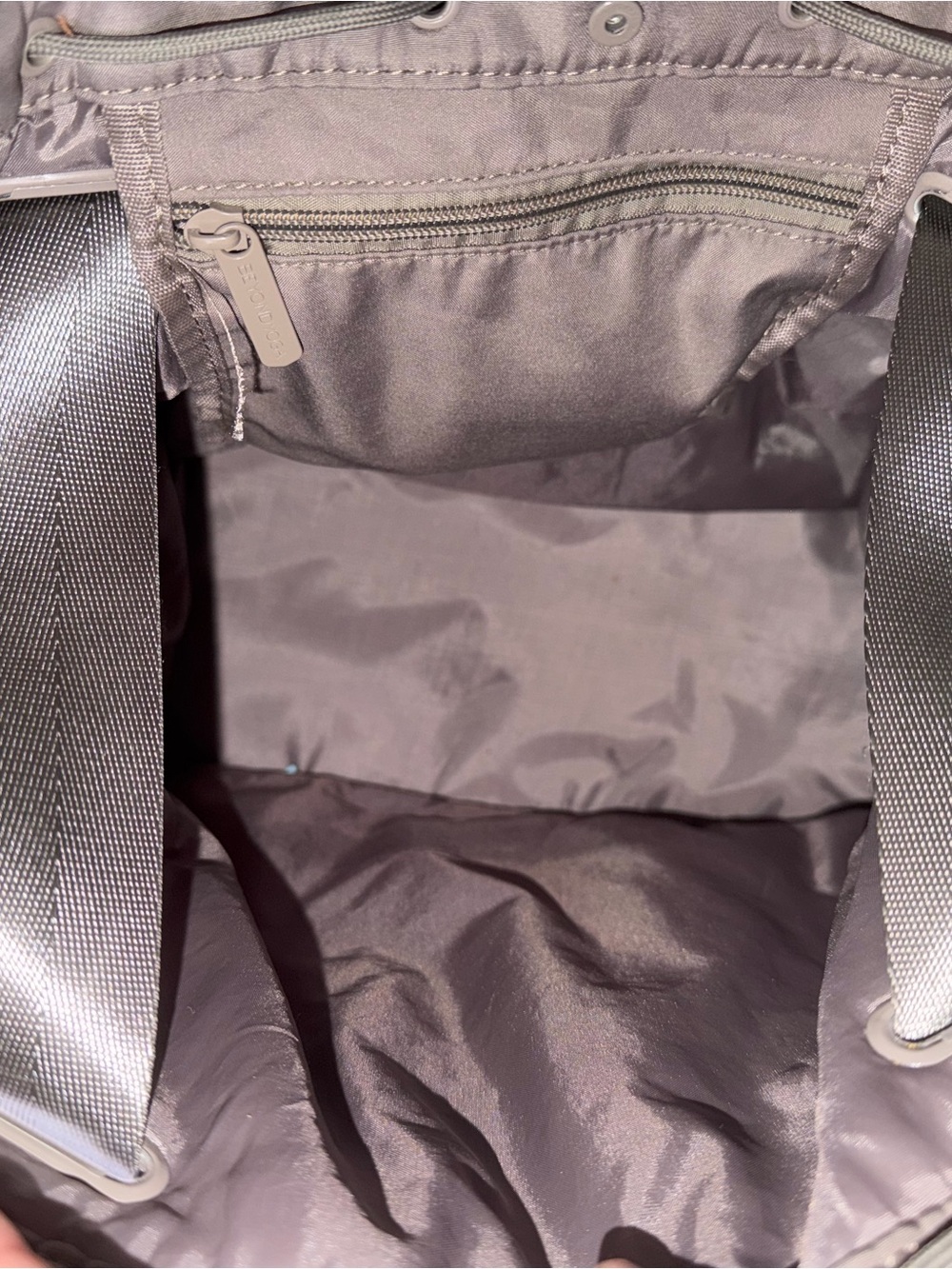 Beyond Yoga Gray Drawstring Tote Backpack - Picture 4 of 5